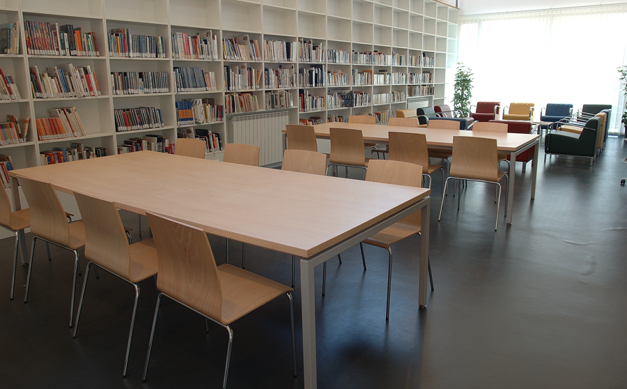 Biblioteca-Benjamín-Jarnes-equipamiento-global-interiorismo-y-amueblameinto-integral-de-oficinas