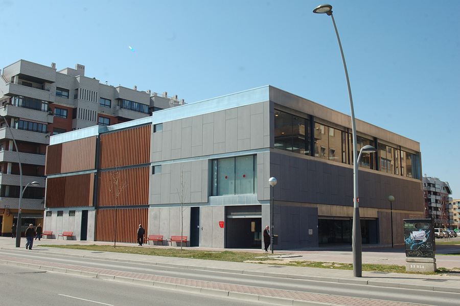 Biblioteca-Benjamín-Jarnes-equipamiento-global-interiorismo-y-amueblameinto-integral-de-oficinas