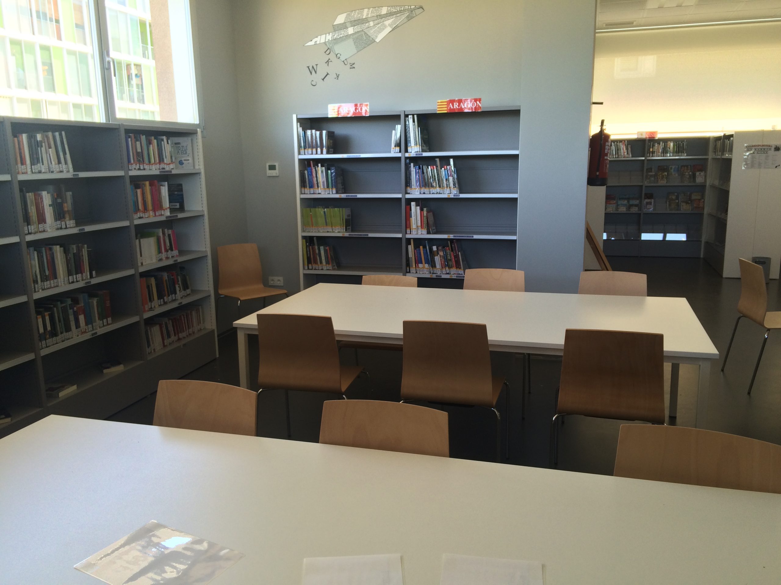 Biblioteca-Valdespartera-espacio-publico-equipamiento-interiorismo-y-amueblamiento-integral-de-oficinas-muebles-oficina