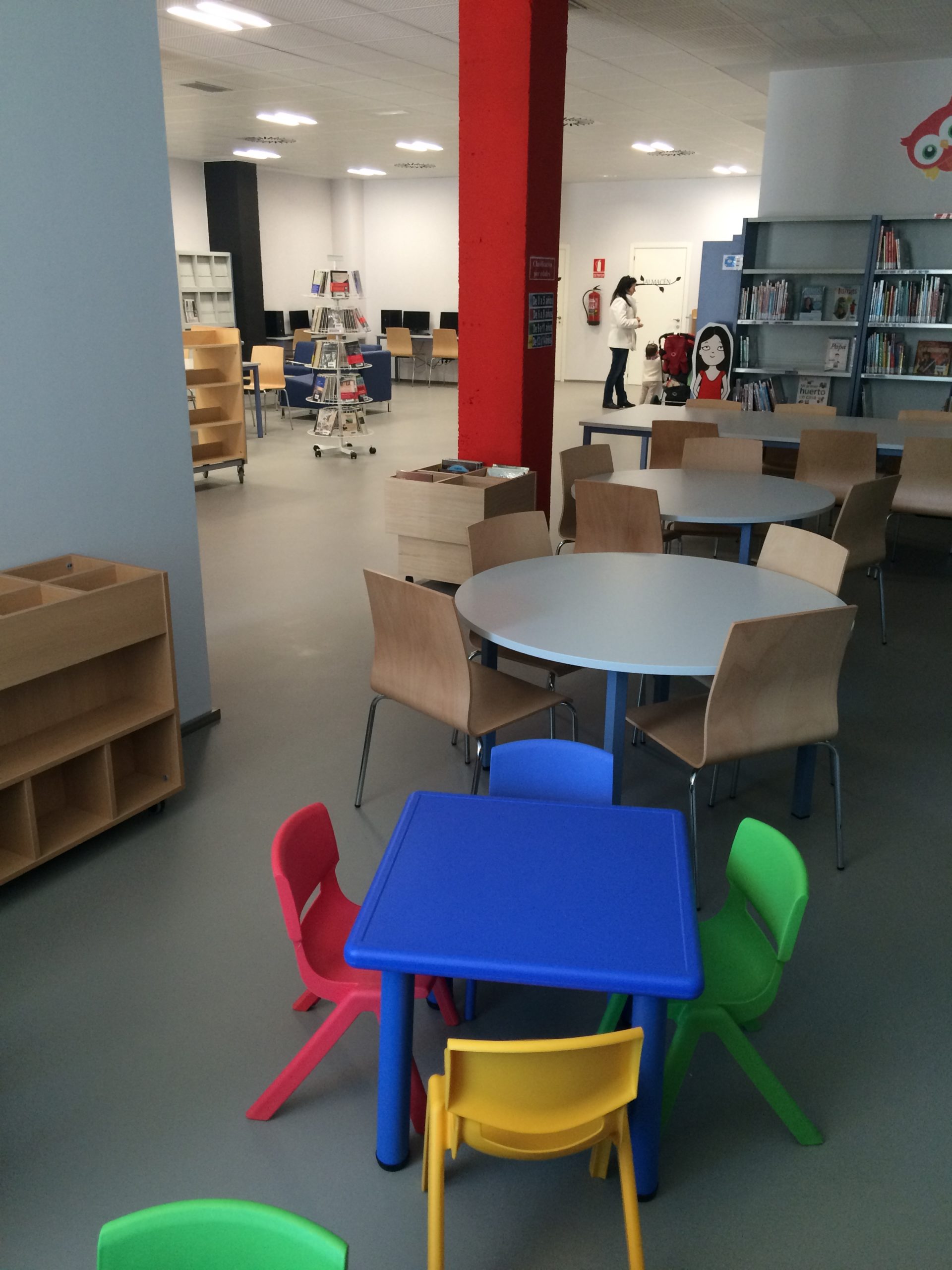 Biblioteca-Parque-Goya-equipamiento-publico-calidad-interiorismo-y-amueblamiento-integral-de-oficinas-LARA