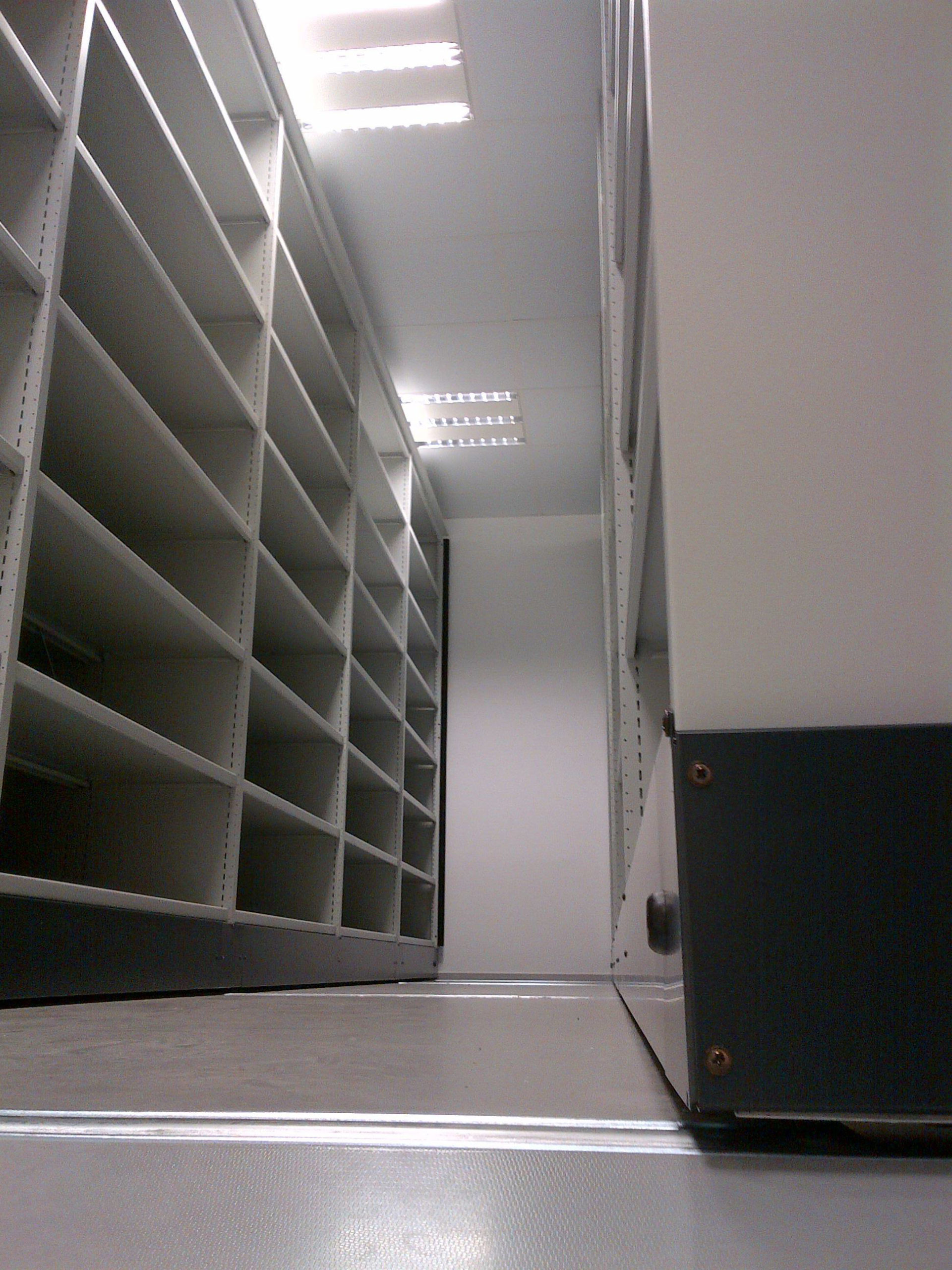 Archivos-Móviles-en-Justicia-Zaragoza-interiorismo-y-amueblamiento-integral-de-oficinas-LARA