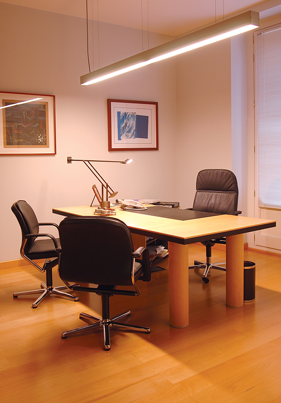 Despachos-decorados-a-la-medida-LARA-interiorismo-y-amueblameinto-integral-de-oficinas