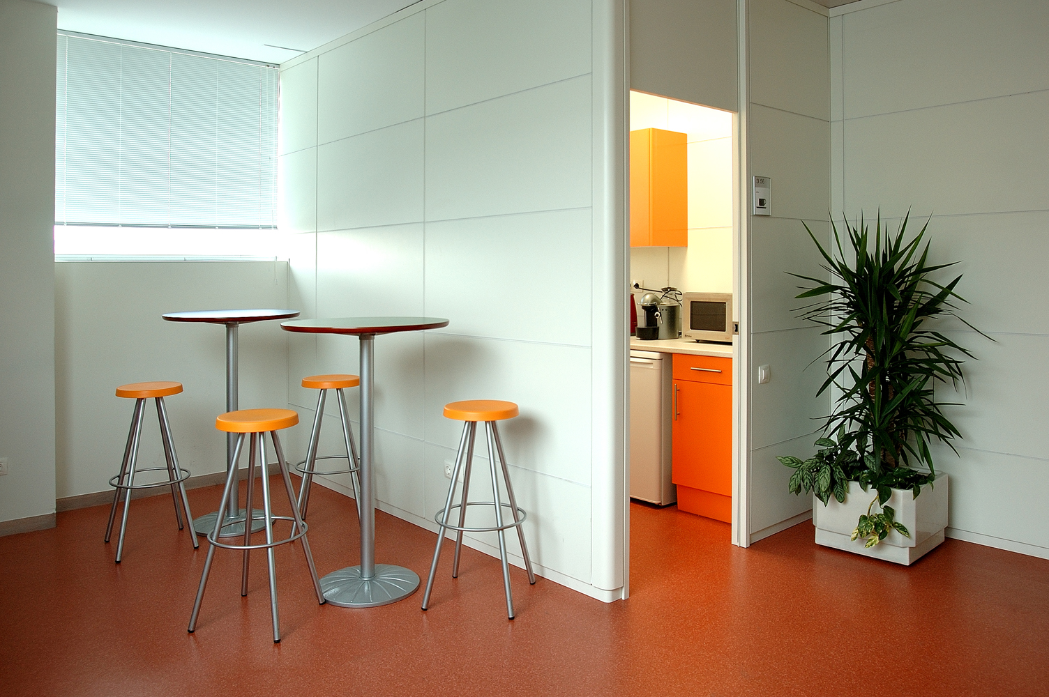 bsh-plaza-interiorismo-y-amueblamiento-integral-de-oficinas-Lara-muebles-oficina-zaragoza