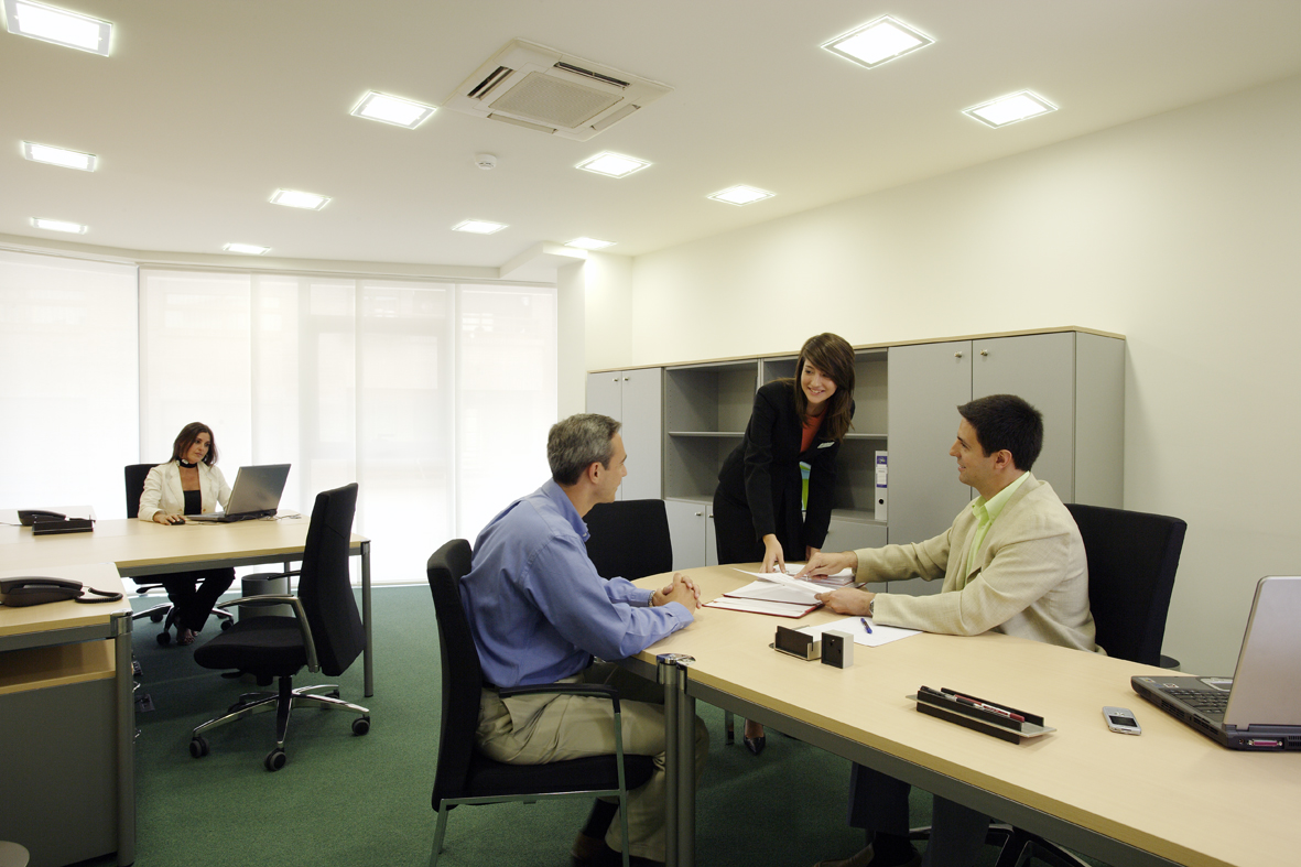 Zity-Centro de Negocios-interiorismo-y-amueblamiento-integreal-de-oficinas-LARA-muebles-oficina-zaragoza