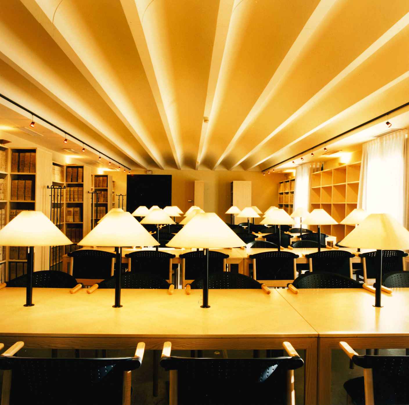 LARA-INTERIORISMO-Y-AMUEBLAMIENTO-INTEGRAL-DE-OFICINAS-ZARAGOZA-COLEGIO-NOTARIAL-ZARAGOZA