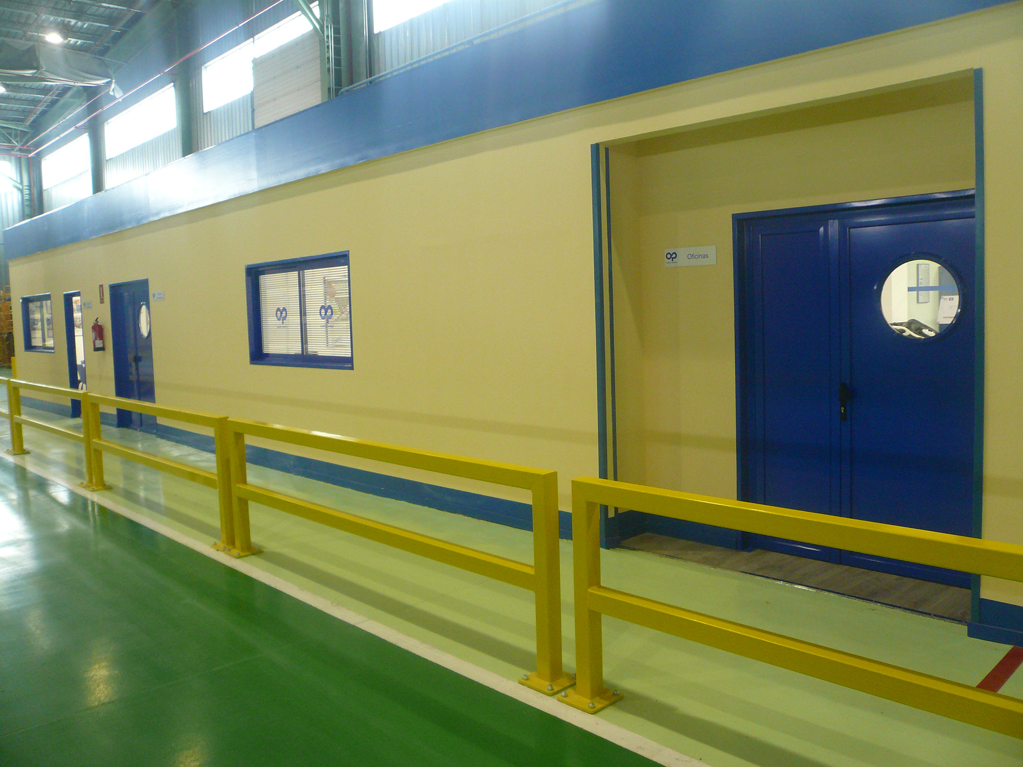 Plastic-Omnium-adecuación-y-amueblamiento-interiorismo-y-amueblamiento-integral-de-oficinas-LARA