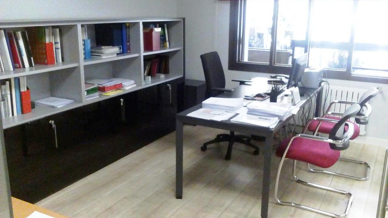 Fundación-Empresa-Universidad-Zaragoza-interiorismo-y-amuebalmiento-integral-de-oficinas-LARA