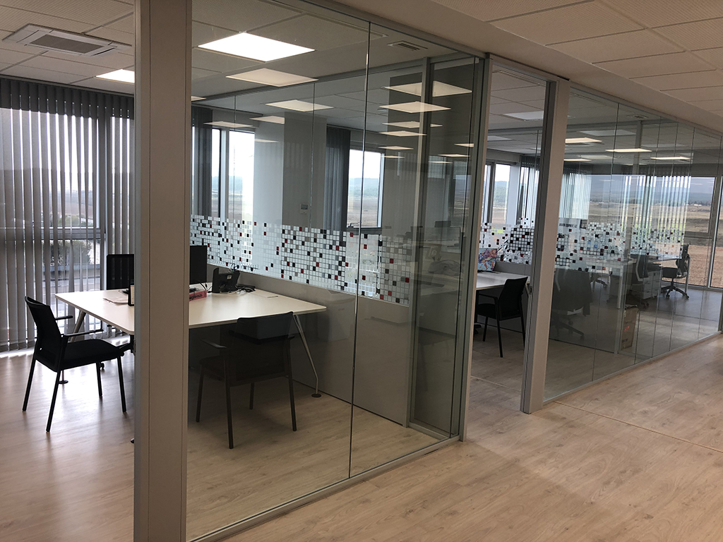 Araven-Group-Reformas-Montajes-Instalaciones-LARA-interiorismo-de-oficinas