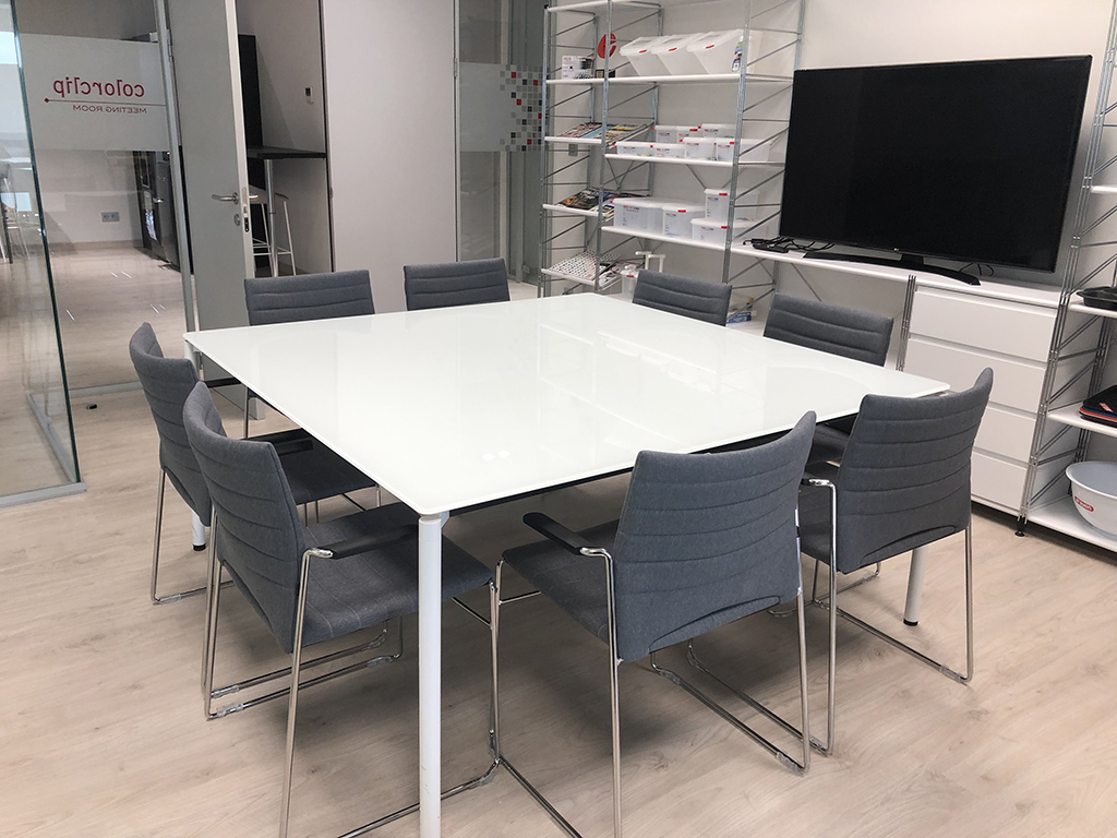 Araven-Group-Reformas-Montajes-Instalaciones-LARA-interiorismo-de-oficinas