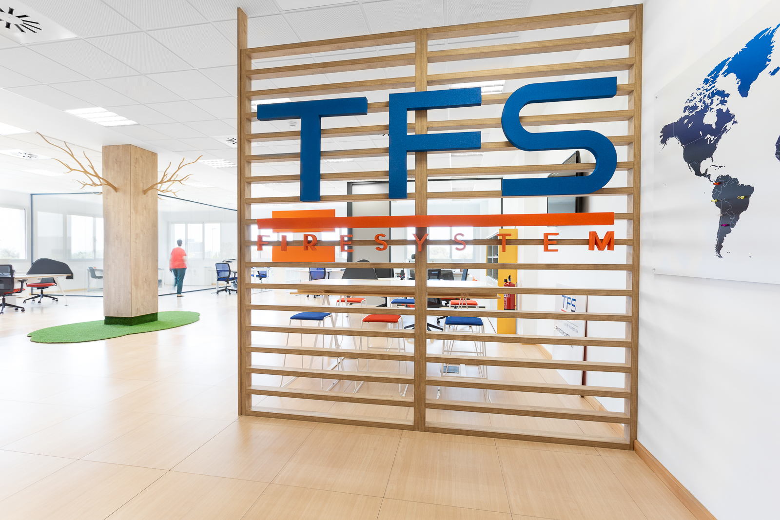 TITAN-FIRE-SYSTEM-diseño-integral-oficinas-Lara-amueblamiento