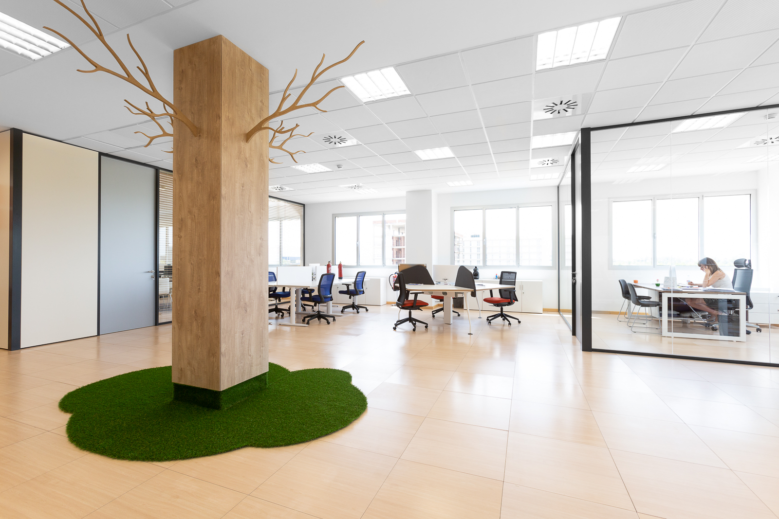 TITAN-FIRE-SYSTEM-diseño-integral-oficinas-Lara-amueblamiento